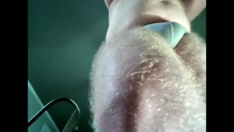 Snapshot of mit1980 chatting on December 24, 2:21 am Mit online show from December 24, 2:21 am