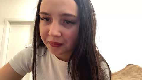 Mia online show from October 14, 3:48 pm
