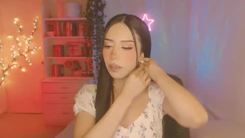 Snapshot of mkultra_aliice chatting on February 19, 1:40 am Alice online show from February 19, 1:40 am