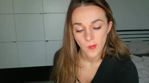 mmminnie online show from December 15, 1:07 pm