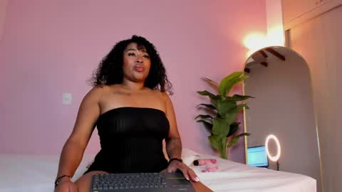moan_hot online show from April 29, 5:51 pm