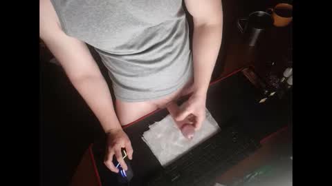 Snapshot of moisturizer777 chatting on January 8, 2:25 am moisturizer777 online show from January 8, 2:25 am