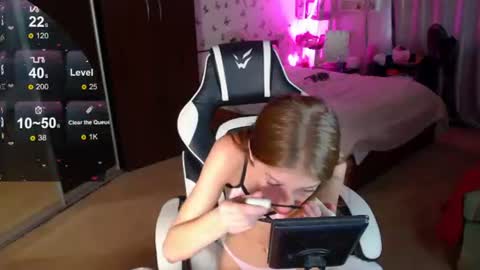 Molly Prvt is open online show from July 22, 11:34 am