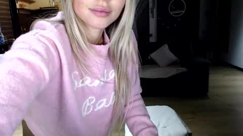 Molly online show from January 16, 2:15 pm