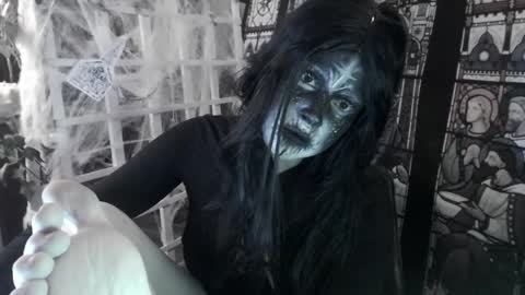 Molly Crow online show from April 3, 12:28 am