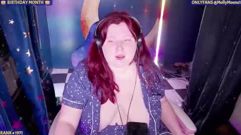 molly_moons online show from December 19, 3:57 am