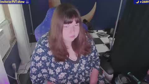 molly_moons online show from September 14, 8:43 pm