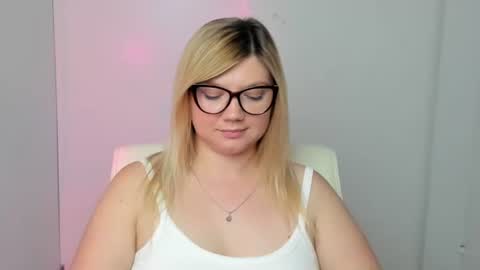 Molly online show from September 15, 11:55 am