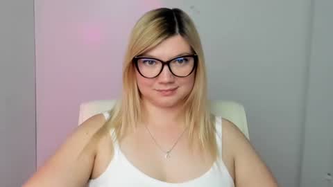 Molly online show from September 19, 12:09 pm