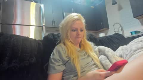 mollyharttt online show from October 8, 8:59 pm