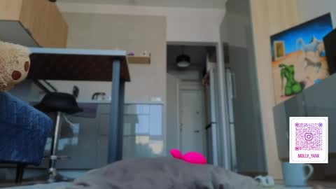 Molly online show from May 25, 1:28 pm