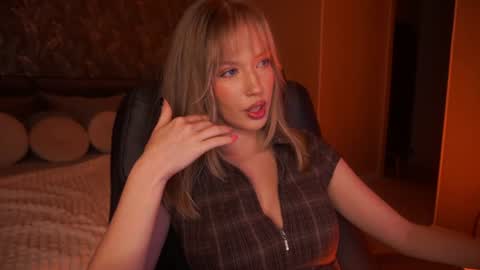 mollyymayy online show from August 7, 1:37 am