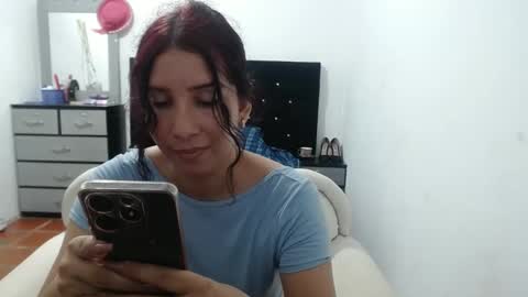 Snapshot of mommy_sexy2 chatting on December 31, 7:29 pm zarai online show from December 31, 7:29 pm