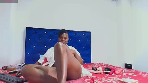  DINAH  online show from April 3, 7:37 am