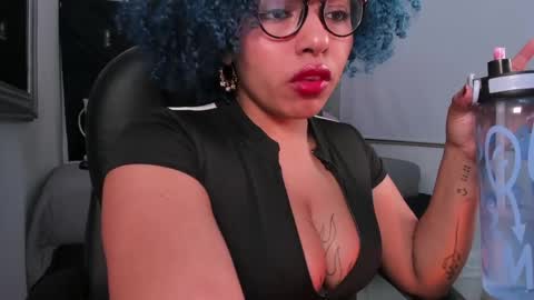 Momo  online show from May 13, 3:38 am