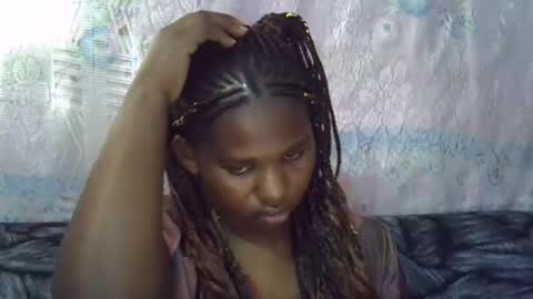 momsdoll online show from April 1, 1:41 pm