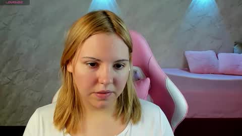 mon1ca_jones online show from February 2, 9:16 am