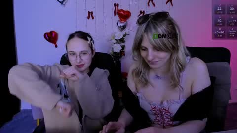 Mona  online show from March 29, 7:48 pm