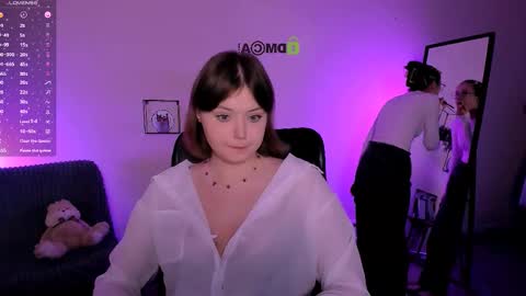 Mona  online show from September 29, 7:46 pm