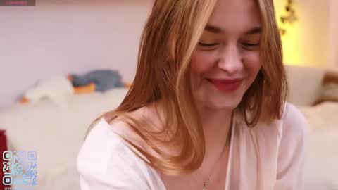 Mona online show from October 5, 7:54 pm