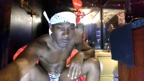 MonaLeakher online show from February 15, 8:00 am