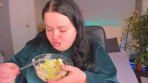 Monica online show from February 3, 6:51 am