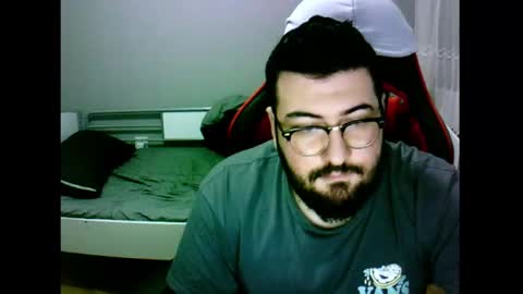 Mert online show from December 17, 2:11 pm