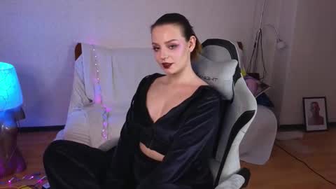 Snapshot of monicaerotic chatting on September 9, 3:23 pm Monica erotic mmm online show from September 9, 3:23 pm