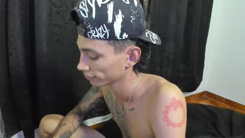 monkeyd_66 online show from September 22, 4:22 pm