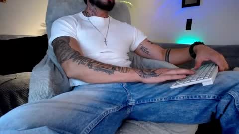 monnojones online show from August 6, 3:04 am