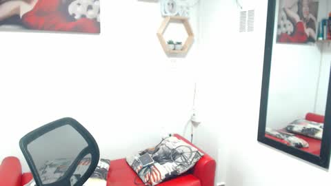 monserrat_diva online show from December 3, 11:48 pm