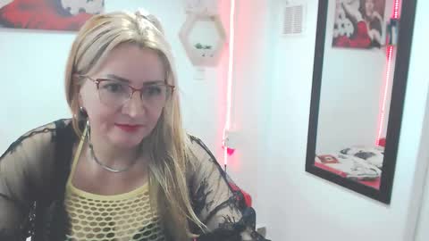 monserrat_diva online show from October 23, 10:32 pm