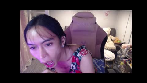 ELYSE A SIMPLE GIRL online show from March 30, 12:49 pm