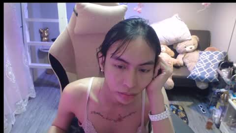 ELYSE A SIMPLE GIRL online show from April 12, 12:31 pm