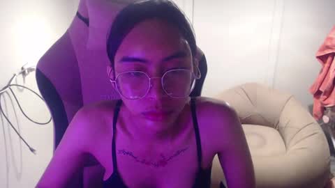 ELYSE A SIMPLE GIRL online show from January 21, 6:02 pm