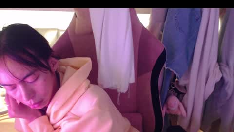 ELYSE A SIMPLE GIRL online show from December 13, 2:49 pm