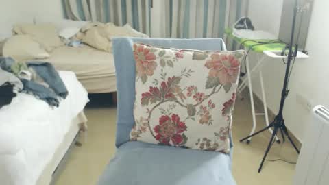 Monse online show from March 7, 7:36 pm