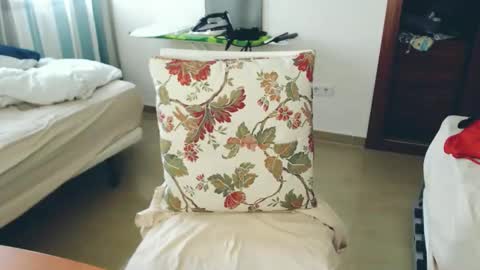 Monse online show from May 17, 10:46 am