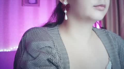 moodiemira online show from October 14, 6:55 pm