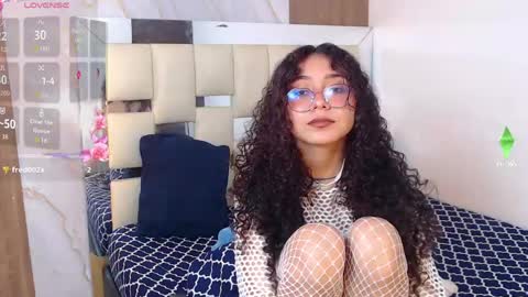 moon_and_fire_ online show from April 11, 6:40 am