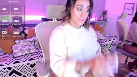 Sarah online show from December 3, 9:04 pm