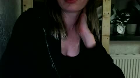 moon_lilithx online show from December 1, 8:22 pm