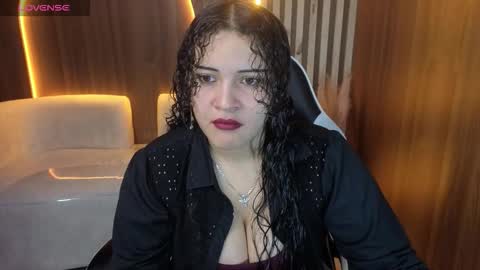Snapshot of moon_tx chatting on October 22, 1:13 pm Online 800 to 1400 online show from October 22, 1:13 pm