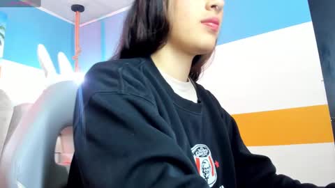 Snapshot of moon_winy chatting on October 21, 11:59 am Winy online show from October 21, 11:59 am