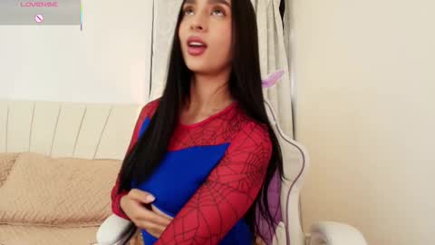 moonbrunettee online show from October 17, 9:08 pm