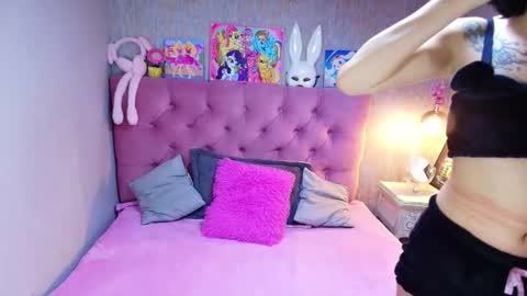 Charlotte online show from February 25, 7:06 pm