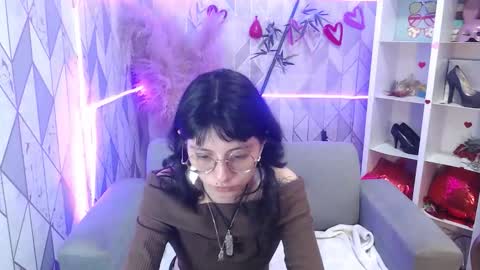Snapshot of mooncharlotte chatting on October 6, 6:59 pm Charlotte online show from October 6, 6:59 pm