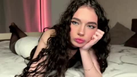 moonfaairy online show from March 5, 5:55 pm