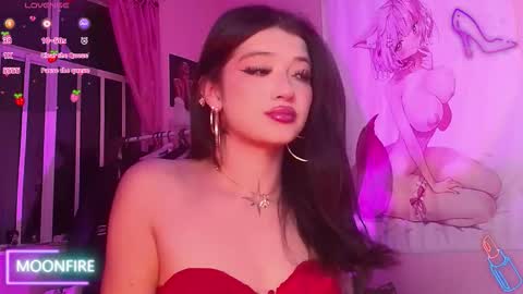 Snapshot of moonfiredance chatting on October 17, 4:05 am Nicky  online show from October 17, 4:05 am