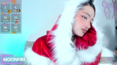 Snapshot of moonfiredance chatting on December 2, 4:46 am Nicky  online show from December 2, 4:46 am